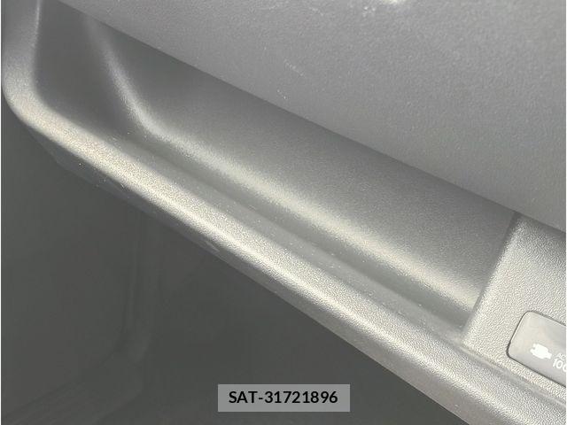 Toyota HIACE VAN 2022-04 8372299-11
