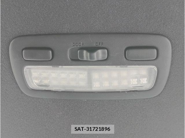 Toyota HIACE VAN 2022-04 8372299-13