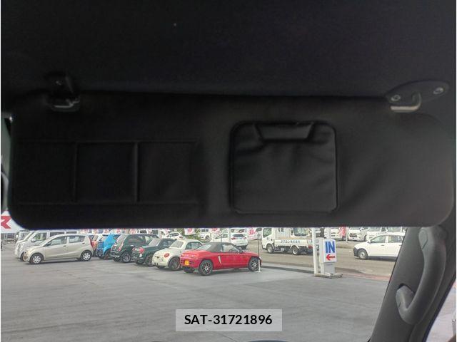 Toyota HIACE VAN 2022-04 8372299-14