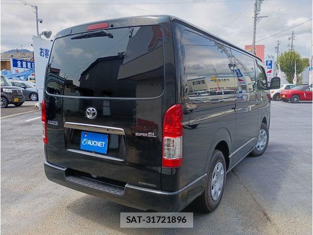 Toyota HIACE VAN 2022-04 8372299-1