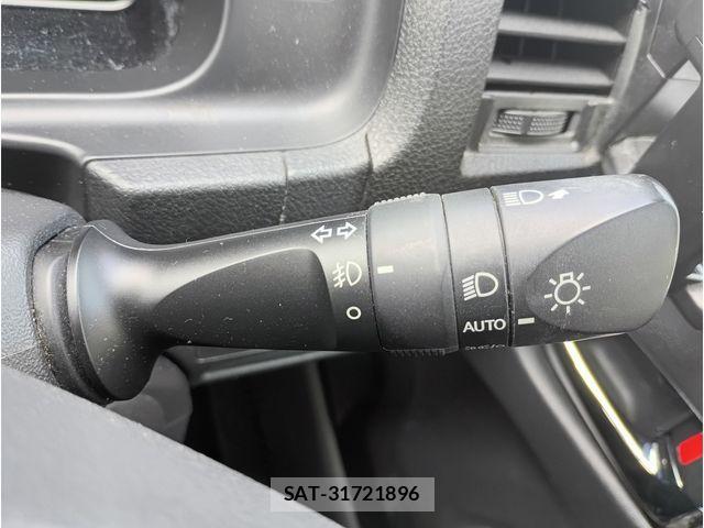 Toyota HIACE VAN 2022-04 8372299-21