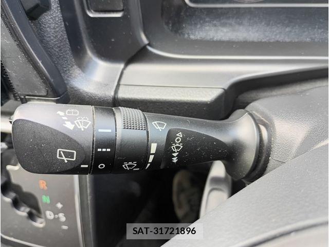 Toyota HIACE VAN 2022-04 8372299-22
