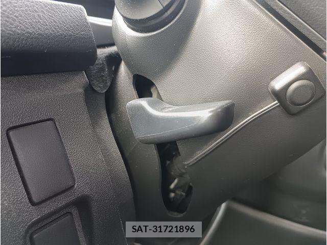 Toyota HIACE VAN 2022-04 8372299-24