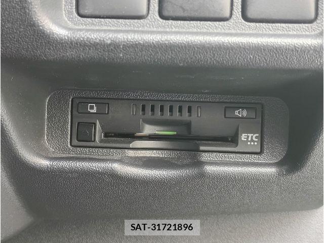 Toyota HIACE VAN 2022-04 8372299-27
