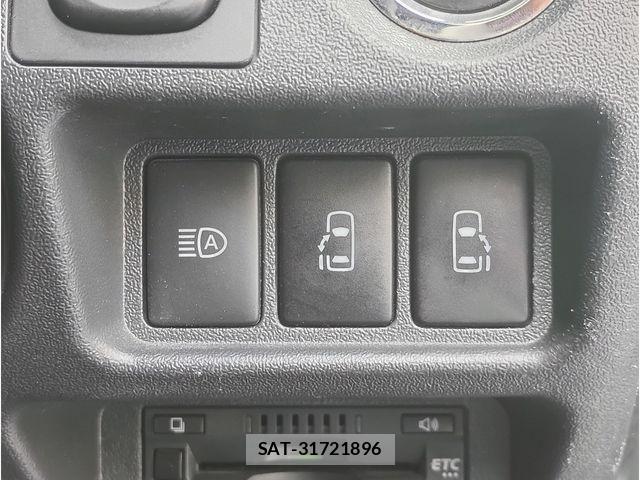Toyota HIACE VAN 2022-04 8372299-28