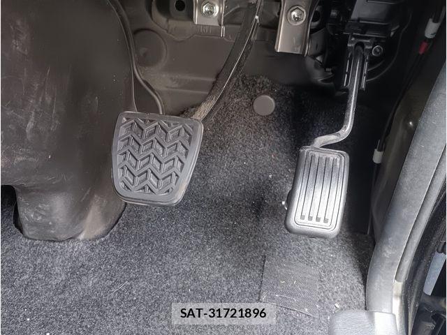 Toyota HIACE VAN 2022-04 8372299-29