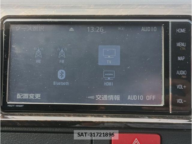Toyota HIACE VAN 2022-04 8372299-4