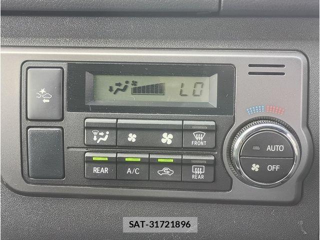 Toyota HIACE VAN 2022-04 8372299-7
