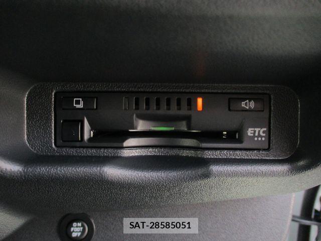 Toyota HIACE VAN 2025-07 8415504-13
