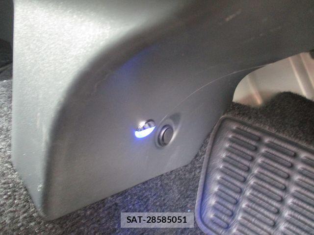Toyota HIACE VAN 2025-07 8415504-14