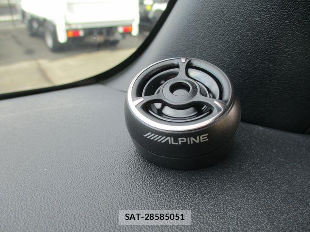 Toyota HIACE VAN 2025-07 8415504-15
