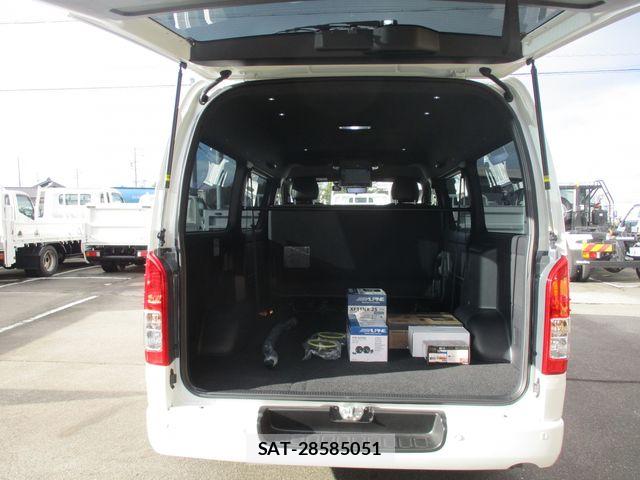 Toyota HIACE VAN 2025-07 8415504-21