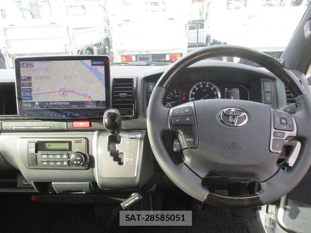 Toyota HIACE VAN 2025-07 8415504-7