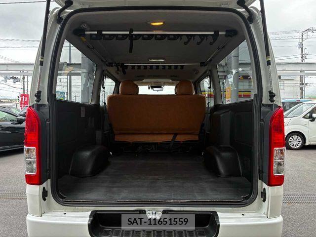 Toyota HIACE VAN 2021-04 8438994-19
