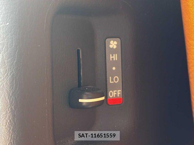 Toyota HIACE VAN 2021-04 8438994-22