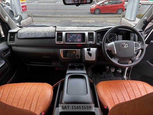 Toyota HIACE VAN 2021-04 8438994-2