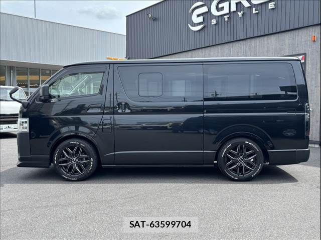 Toyota HIACE VAN 2024-03 8438692-9
