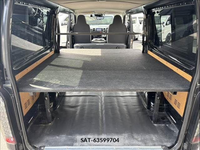 Toyota HIACE VAN 2024-03 8438692-18