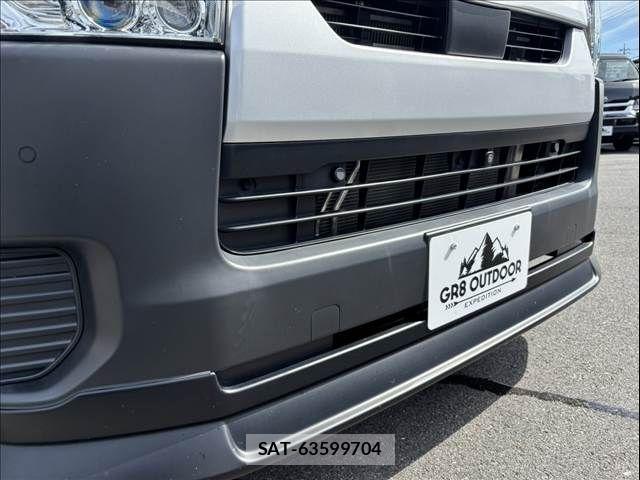 Toyota HIACE VAN 2024-03 8438692-24