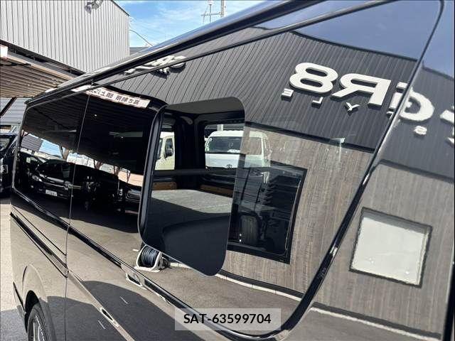 Toyota HIACE VAN 2024-03 8438692-26