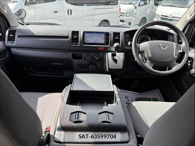 Toyota HIACE VAN 2024-03 8438692-3