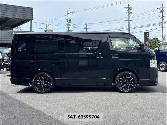 Toyota HIACE VAN 2024-03 8438692-8