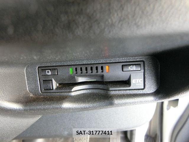 Toyota HIACE VAN 2017-01 8438995-18