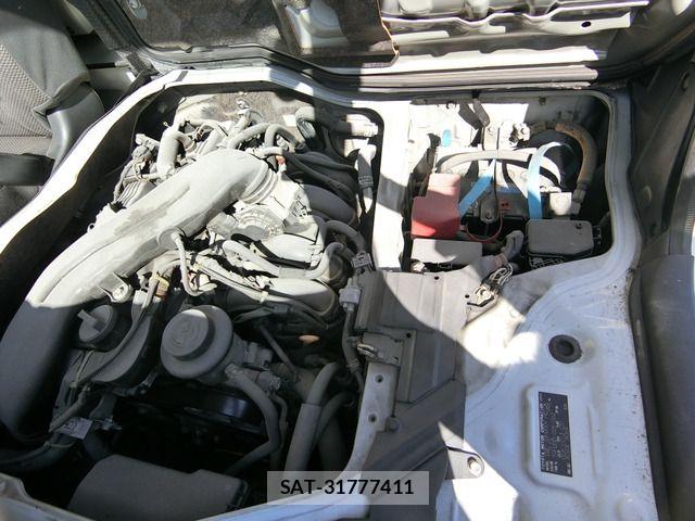 Toyota HIACE VAN 2017-01 8438995-3