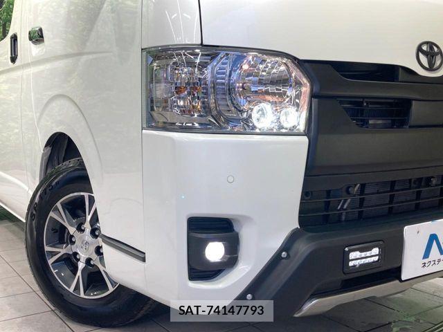 Toyota HIACE VAN 2025-06 8438990-11