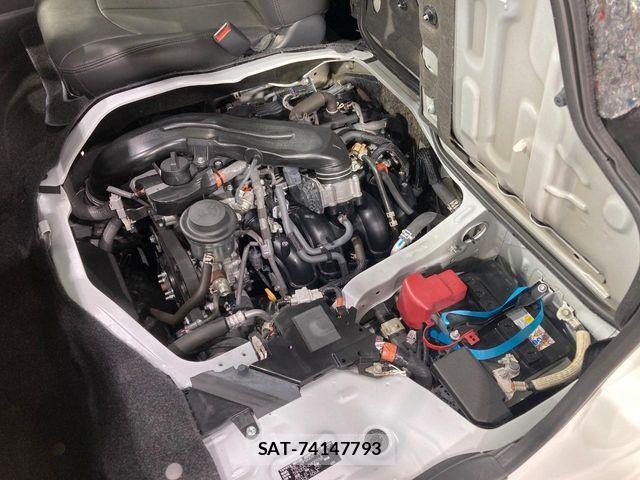 Toyota HIACE VAN 2025-06 8438990-17