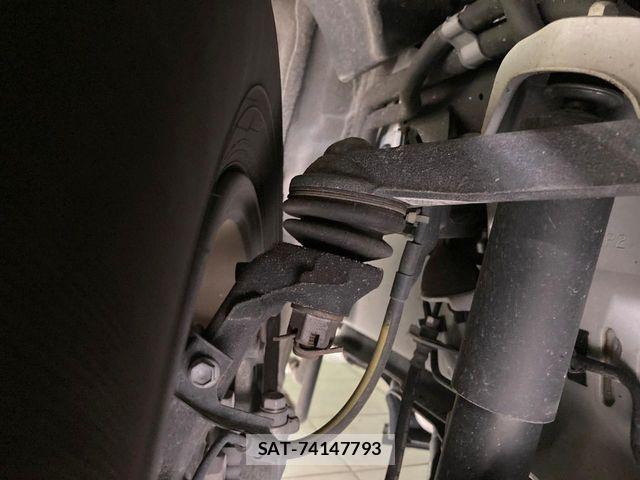 Toyota HIACE VAN 2025-06 8438990-19