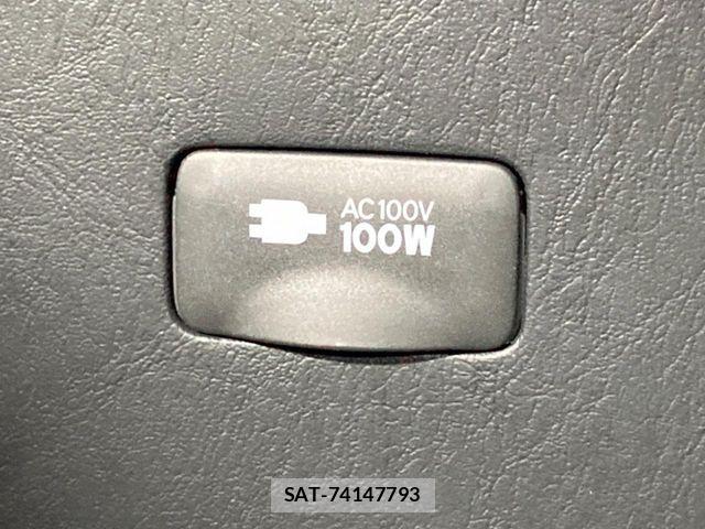 Toyota HIACE VAN 2025-06 8438990-6