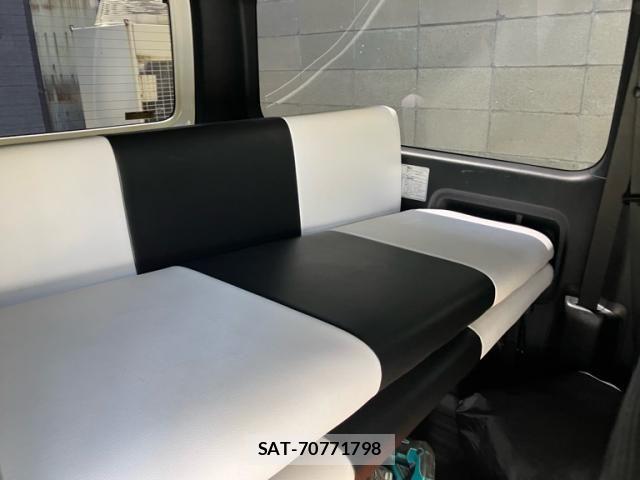 Toyota HIACE VAN 2022-06 8438992-9