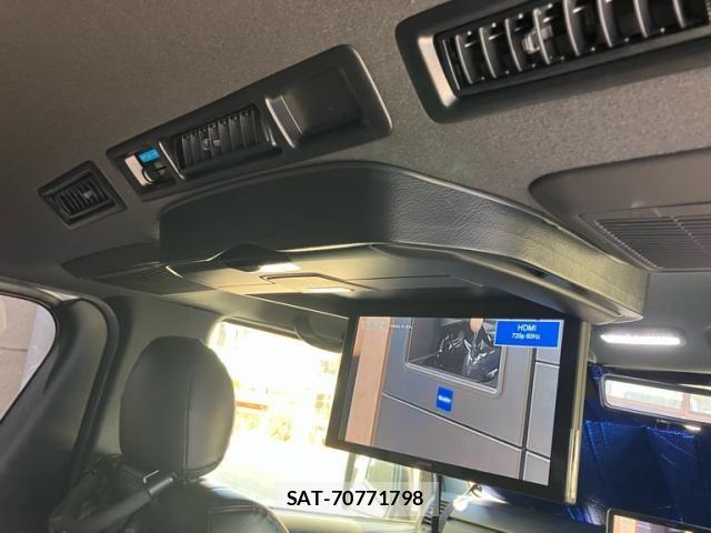 Toyota HIACE VAN 2022-06 8438992-10