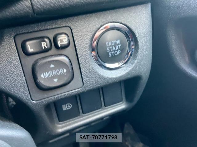 Toyota HIACE VAN 2022-06 8438992-13