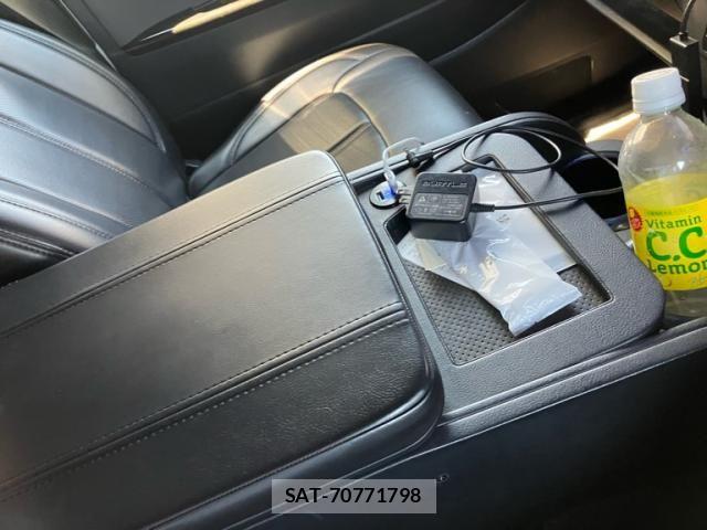 Toyota HIACE VAN 2022-06 8438992-18