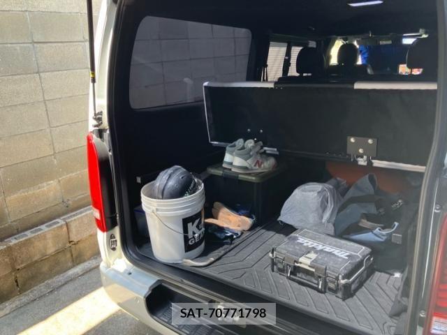 Toyota HIACE VAN 2022-06 8438992-7