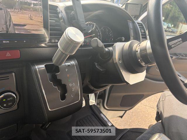 Toyota HIACE VAN 2015-04 8438993-15