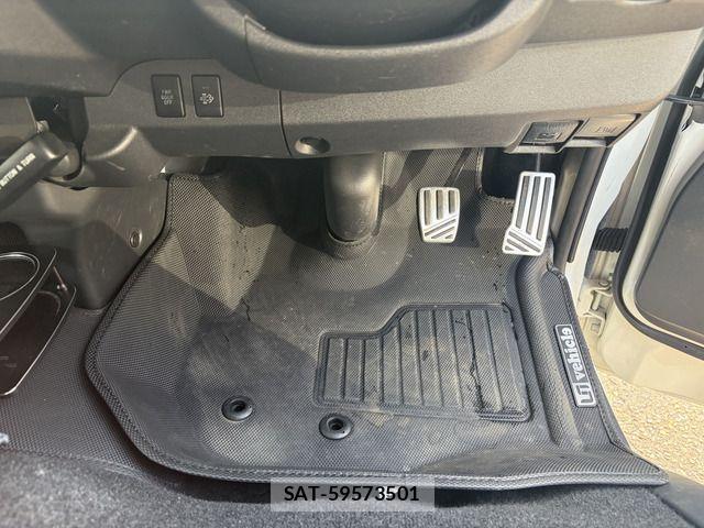 Toyota HIACE VAN 2015-04 8438993-18