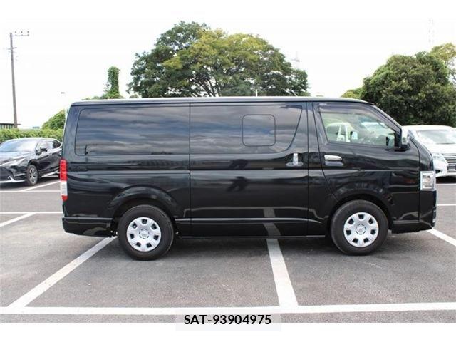 Toyota HIACE VAN 2024-05 8458646-16