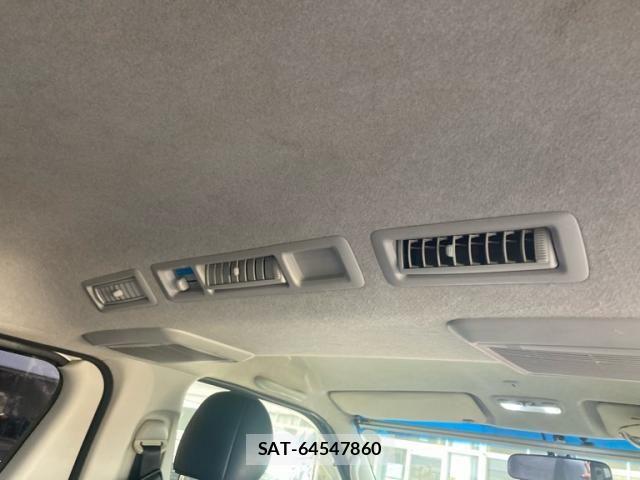 Toyota HIACE VAN 2017-02 8486194-13