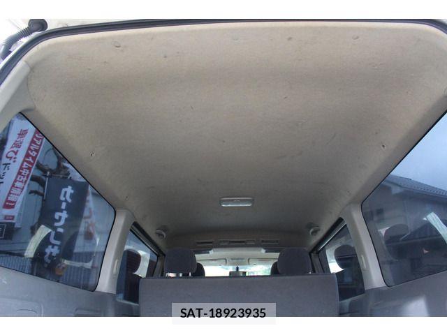 Toyota HIACE VAN 2010-04 8527869-10