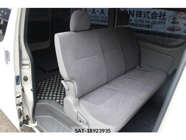 Toyota HIACE VAN 2010-04 8527869-11
