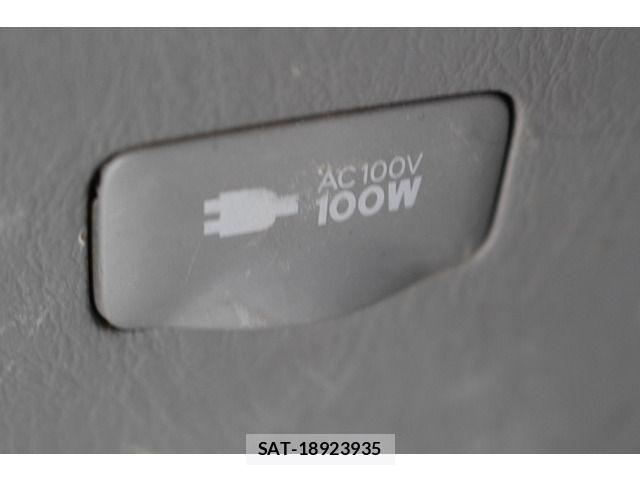 Toyota HIACE VAN 2010-04 8527869-14