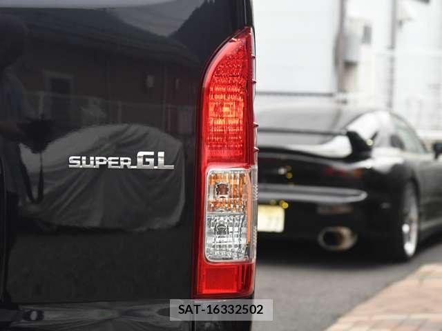 Toyota HIACE VAN 2016-06 8527864-15