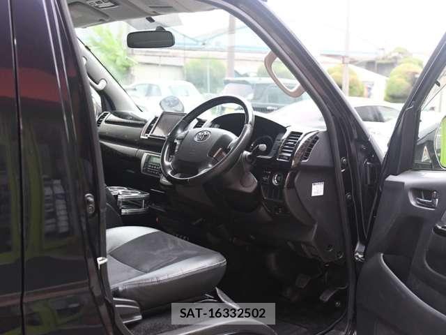 Toyota HIACE VAN 2016-06 8527864-18