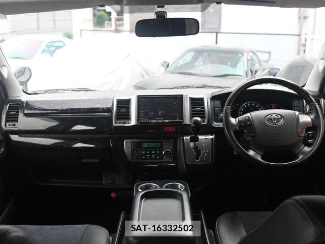 Toyota HIACE VAN 2016-06 8527864-24