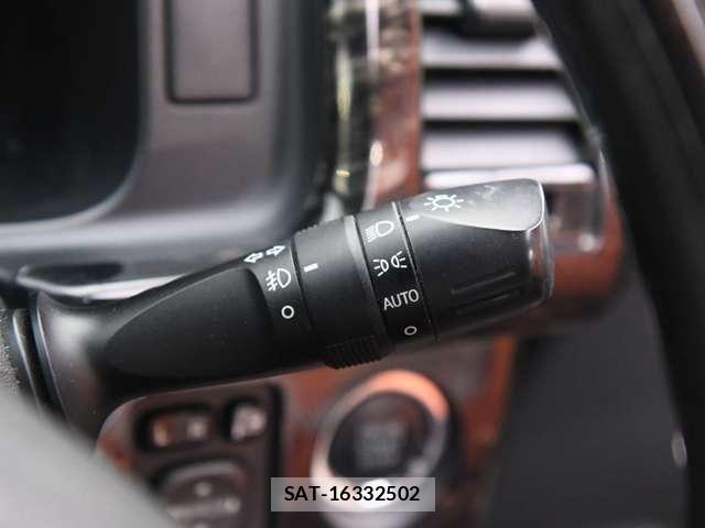 Toyota HIACE VAN 2016-06 8527864-28