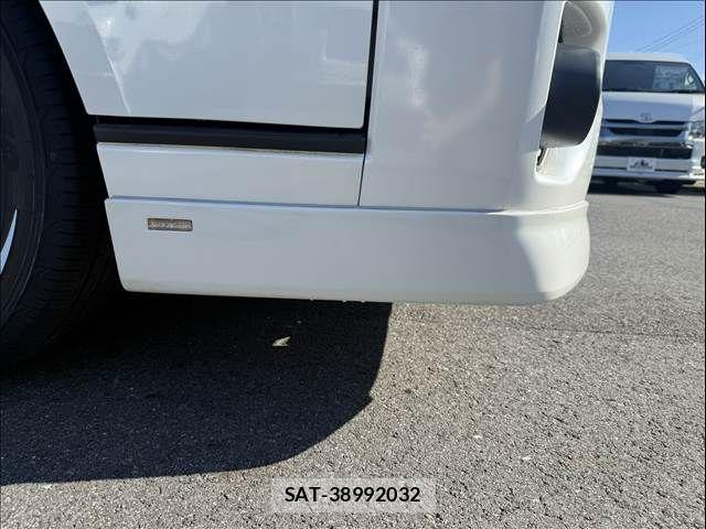 Toyota HIACE VAN 2014-11 8527867-29