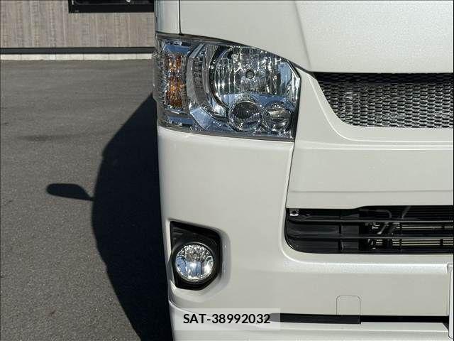 Toyota HIACE VAN 2014-11 8527867-4